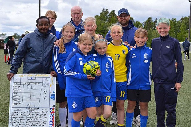 Fotbollsintresset växer i Hovmantorp – rekordmånga barn på planen Fotbollsintresset växer i Hovmantorp – rekordmånga barn på planen