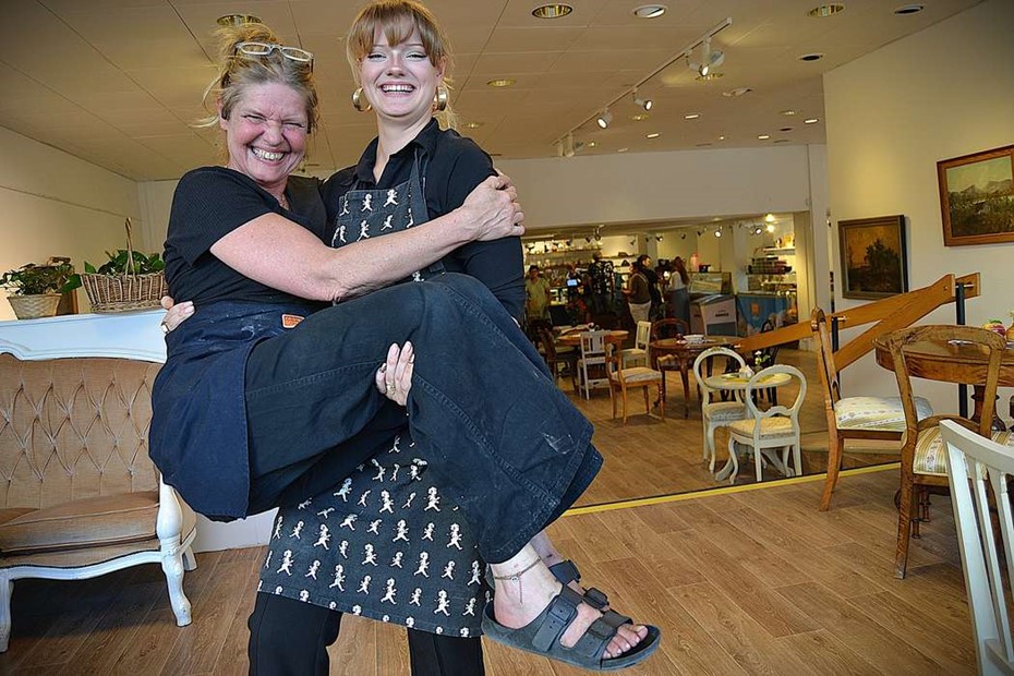 Mor & Dotter lyfter mot nya h�jder p� Sandg�rdsgatan 