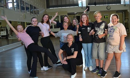 Swing firar 40 �r med ungdomlig dansgl�dje