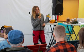 Sk�rdem�ssa med en tradition och f�rnyelse