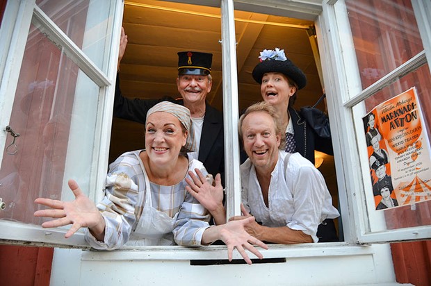 Dramat�rerna s�tter upp Vilhelm Mobergs �Marknadsafton�