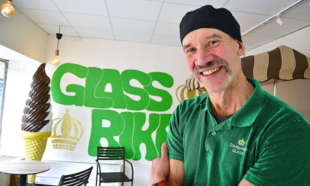 Succ� f�r Glassriket i sommar  - snart satsar Sp�ngvall p� julglassbar 