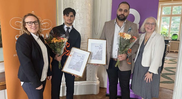 Nour och Ahmad fr�n V�xj� fick Skapa-priset f�r sina innovationer