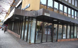 Restaurang �ppnar i de gamla banklokalerna 