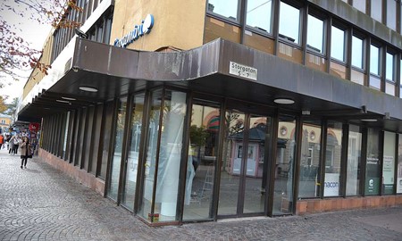 Restaurang �ppnar i de gamla banklokalerna 