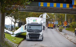 �S� l�nge det finns l�ga broar kommer folk k�ra in i dem�