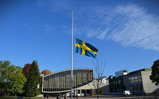 Sorg och f�rst�mning p� Katedralskolan efter bussolyckan 